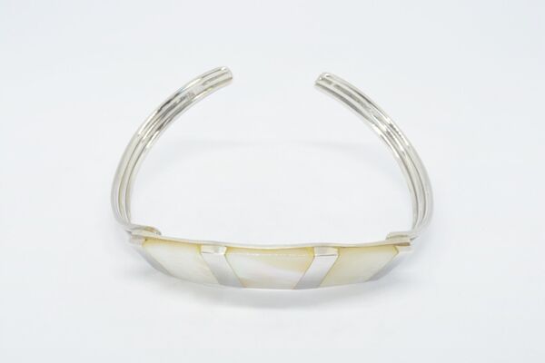 Bangle With Decorations